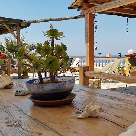 Rolling Stone Pelekas