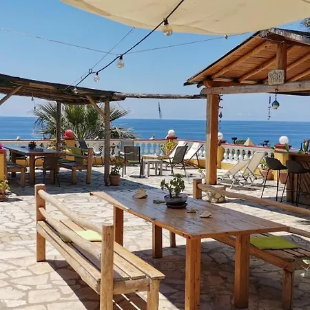 Rolling Stone Pelekas